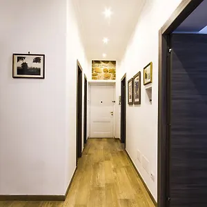 Apartment Colossehome - Dream House Around The Corner From Colosseum